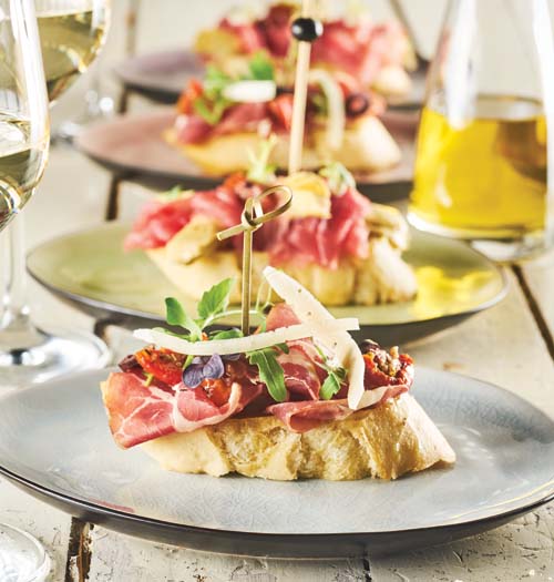 Spaanse pinchos met gedroogde ham